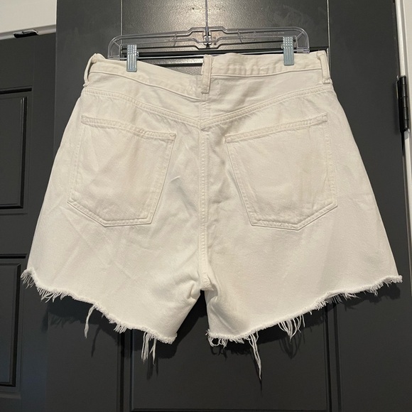 AGOLDE Criss Cross Frayed Bottom Distressed White Denim Shorts Size 31 NWOT - Picture 2 of 9